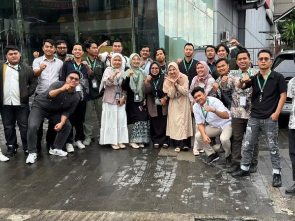 Wujud Kepedulian Sesama, Peserta LK III Badko HMI Sumut Gelar Aksi Berbagi